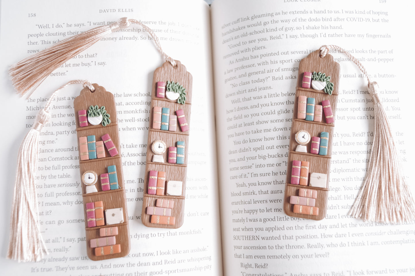 Bookshelf bookmark