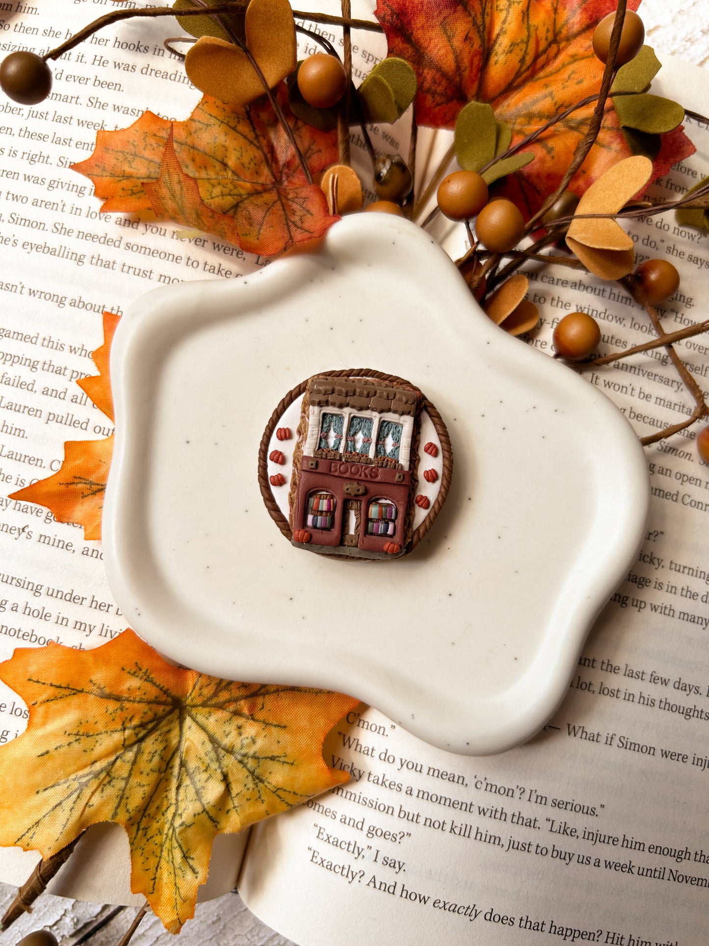 Tiny Bookshop Swappable Grip (Fall Colors)
