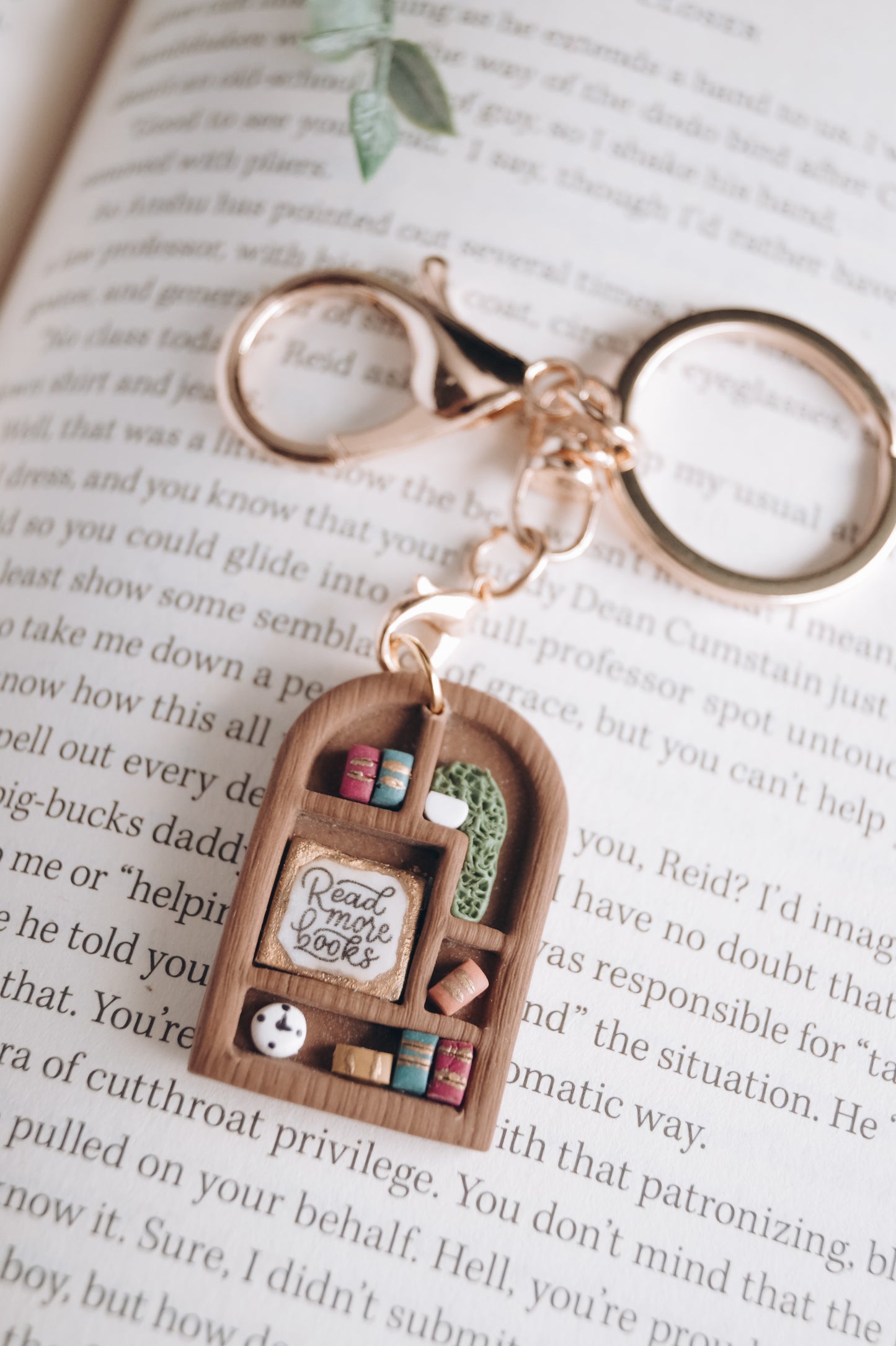 Bookshelf keychain