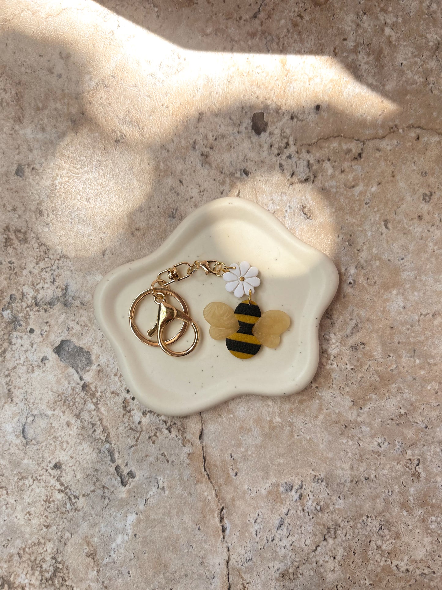 Daisy Bumble Bee Keychain