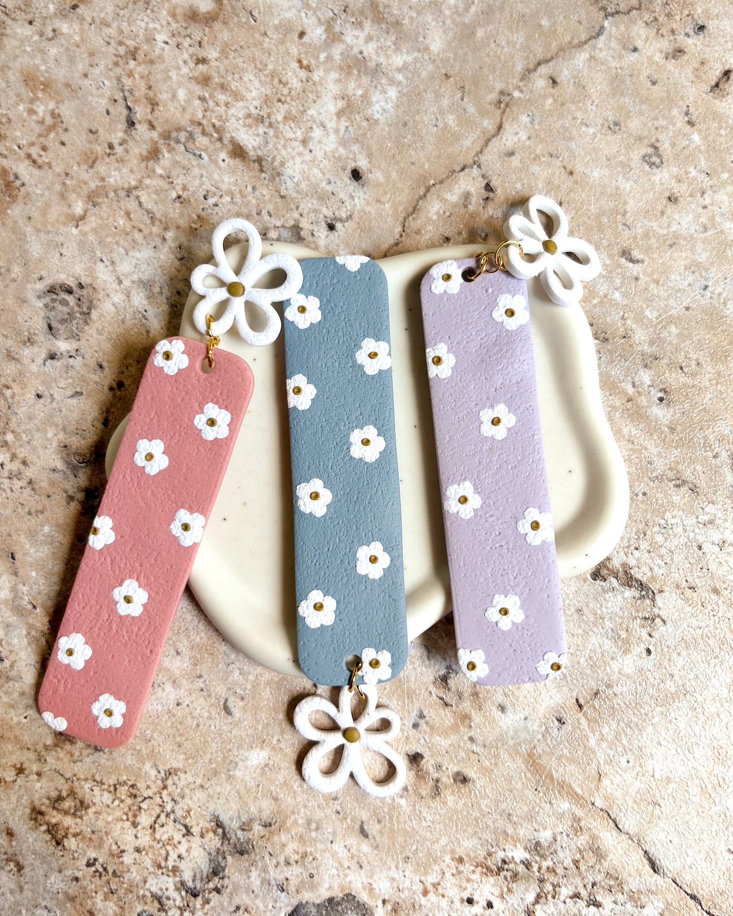 Dangly Daisy Bookmarks