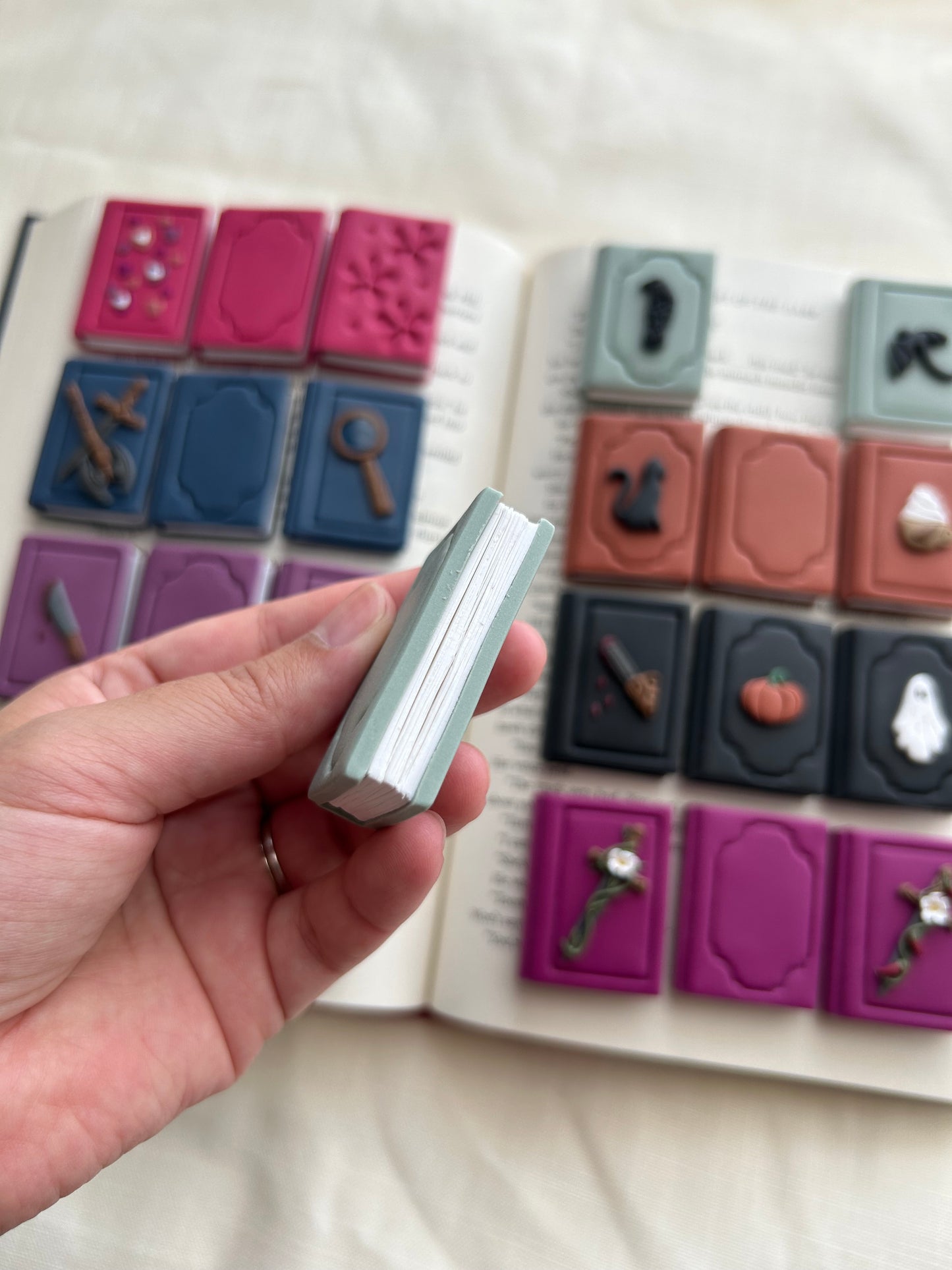 Book magnets