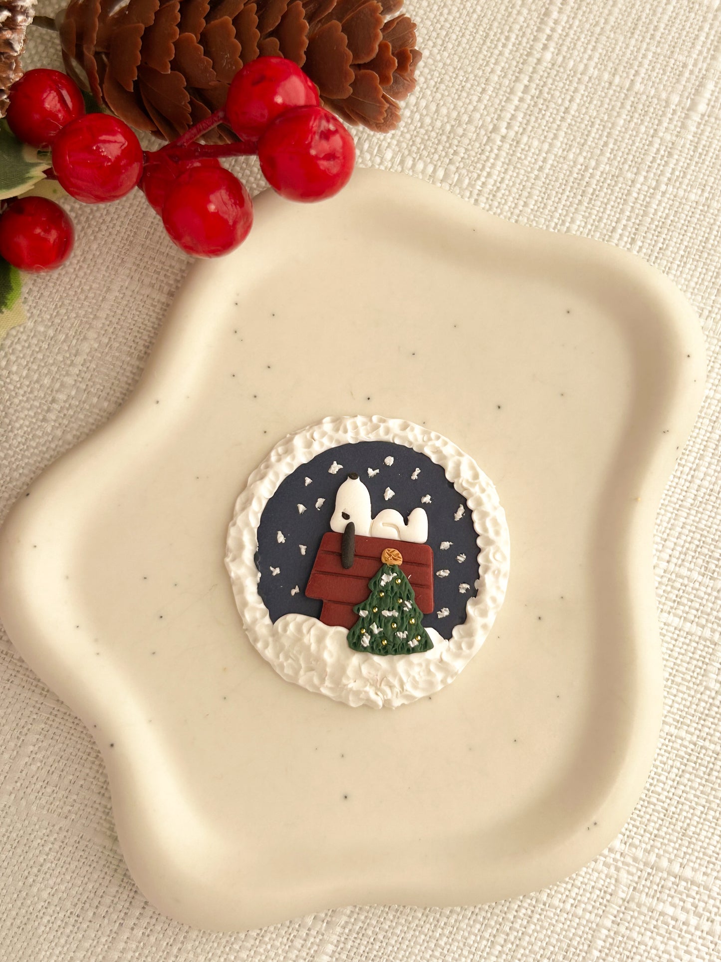 Christmas puppy phone/kindle grip