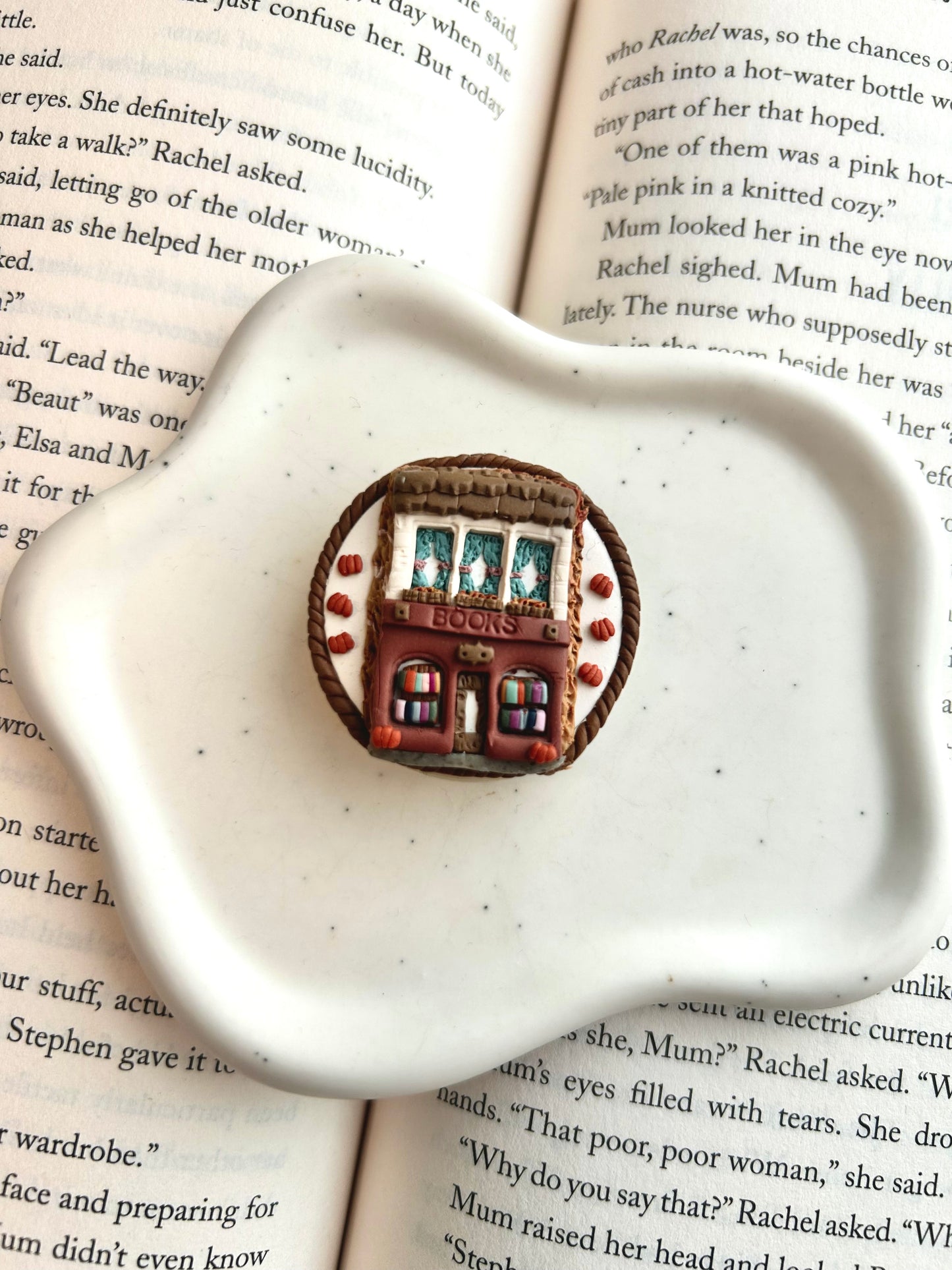 Tiny Bookshop Swappable Grip (Fall Colors)